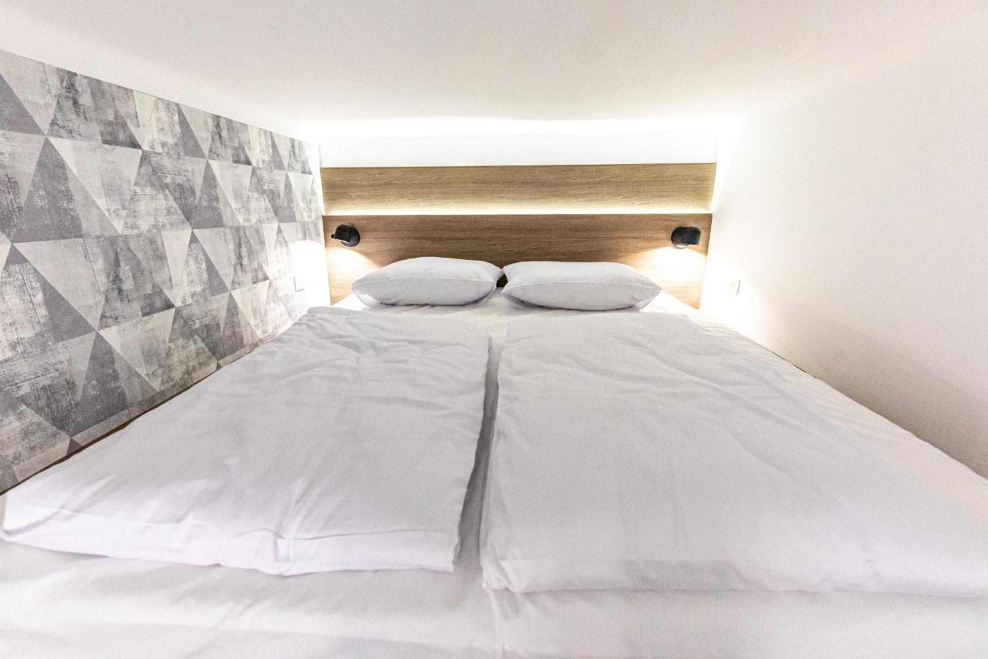 Zeus Design Apartments Виена Стая снимка